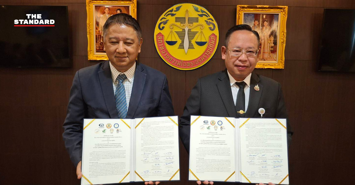 ภาพพิธีลงนาม MOU ระหว่างสภาทนายความกับองค์กรสื่อมวลชน เพื่อช่วยเหลือสื่อสู้คดีและปกป้องสิทธิ