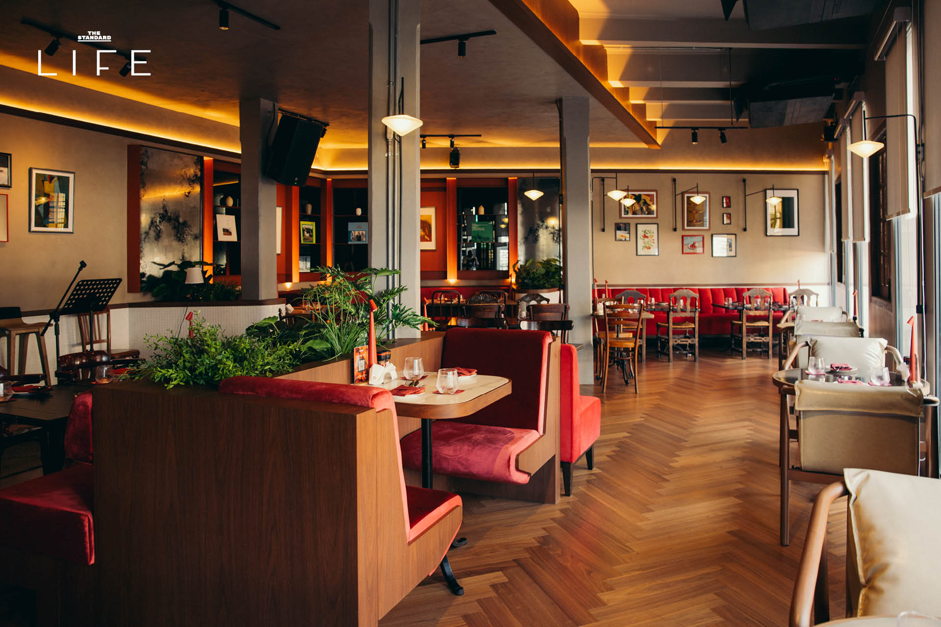 ภาพถ่ายอาคารสไตล์โคโลเนียลสีแดงสด LUKE Bangkok ร้านอาหารอิตาเลียนเปิดใหม่ ย่านหัวลำโพง 6
