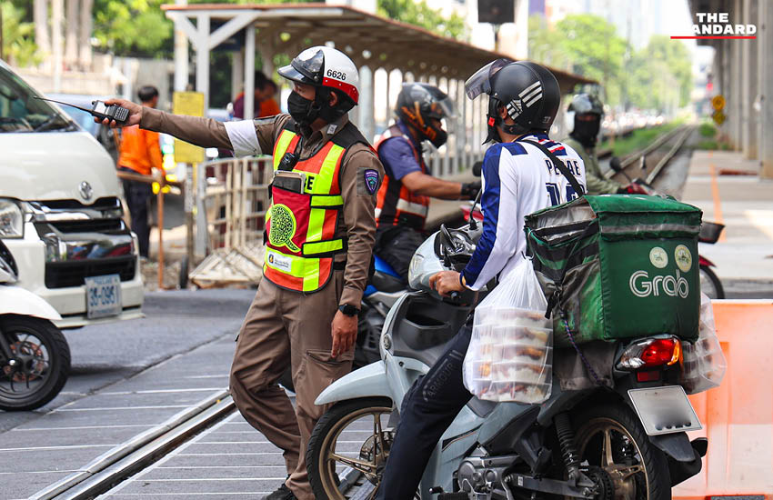 ดร.มัลลิกา บุญมีตระกูล มหาสุข ผู้สมัครผู้ว่าฯ กทม. เบอร์ 14 ลงพื้นที่สี่แยกอโศก-เพชร 5