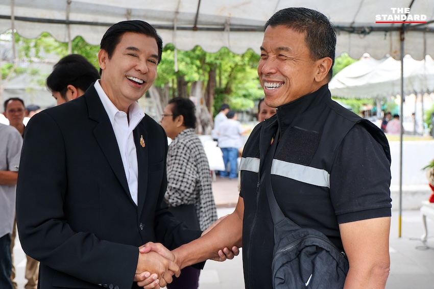 ภาพพิธีวางมาลาและสดุดีวีรชนพฤษภาประชาธรรม ที่สวนสันติพร 10