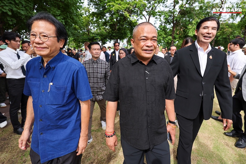 ภาพพิธีวางมาลาและสดุดีวีรชนพฤษภาประชาธรรม ที่สวนสันติพร 9