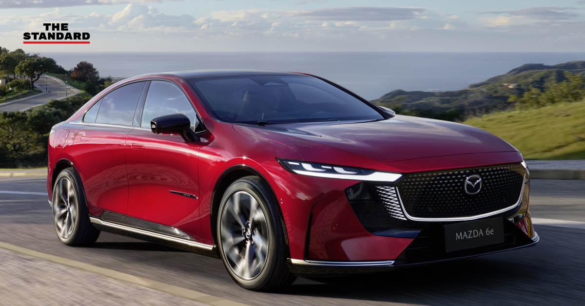 รถยนต์ไฟฟ้า Mazda6e สีแดง