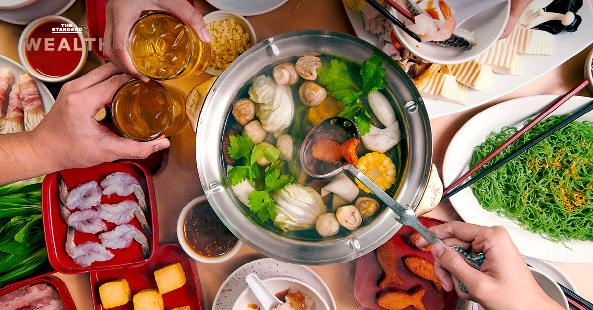 โลโก้ MK Restaurant พร้อมกราฟแสดงยอดขายที่เติบโต