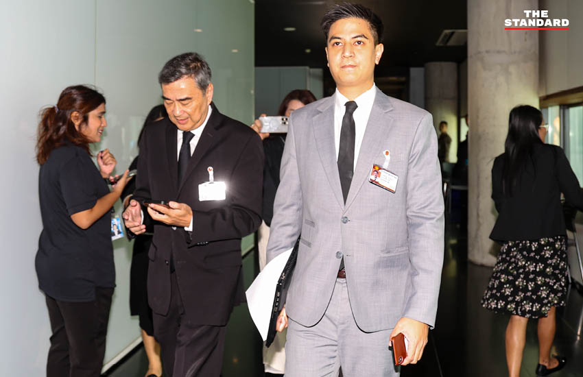 สส. เดินเข้าประชุมกรรมาธิการสามัญนัดแรก ที่อาคารรัฐสภา 1