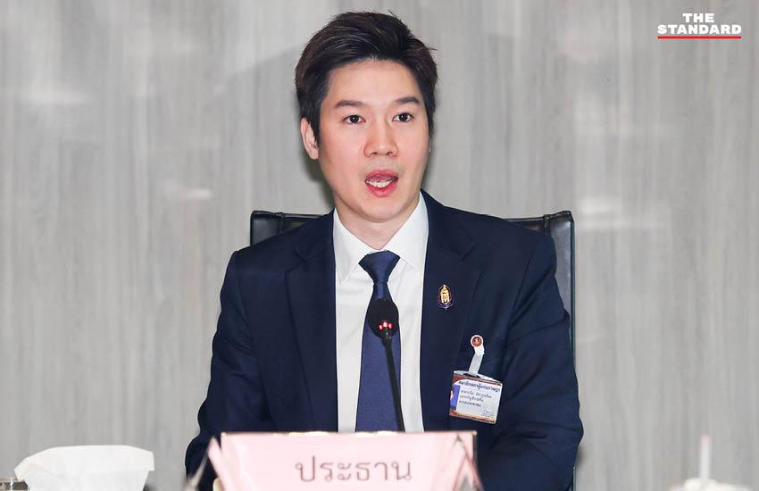 สส. เดินเข้าประชุมกรรมาธิการสามัญนัดแรก ที่อาคารรัฐสภา 2
