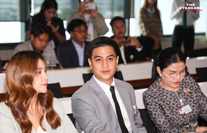 สส. เดินเข้าประชุมกรรมาธิการสามัญนัดแรก ที่อาคารรัฐสภา 7