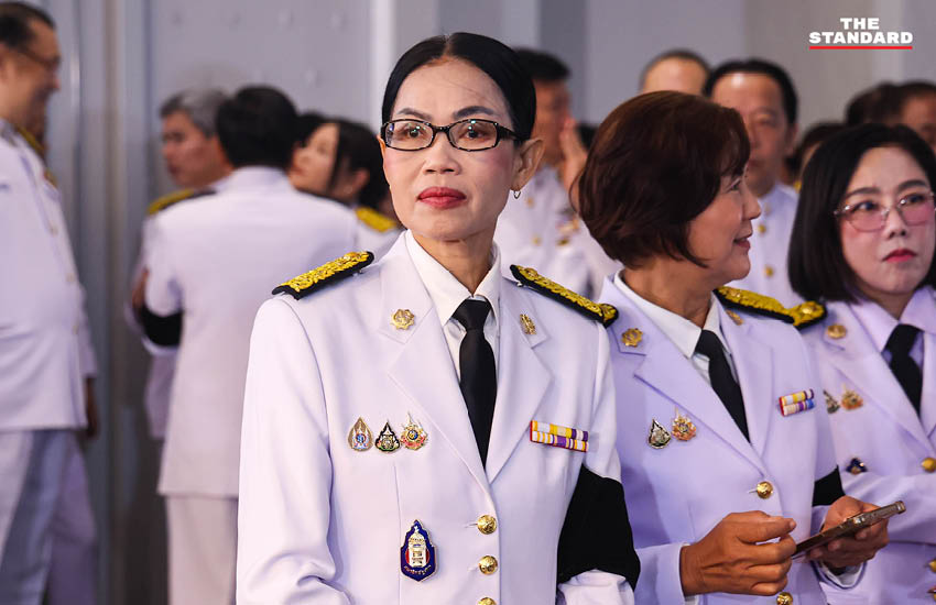 ณัฐพงษ์ เรืองปัญญาวุฒิ ผู้นำฝ่ายค้านในพิธีรับพระบรมราชโองการโปรดเกล้าฯ แต่งตั้ง 10