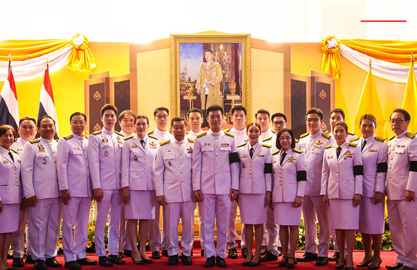 ณัฐพงษ์ เรืองปัญญาวุฒิ ผู้นำฝ่ายค้านในพิธีรับพระบรมราชโองการโปรดเกล้าฯ แต่งตั้ง 3