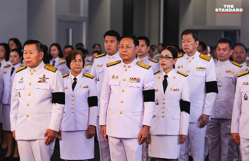 ณัฐพงษ์ เรืองปัญญาวุฒิ ผู้นำฝ่ายค้านในพิธีรับพระบรมราชโองการโปรดเกล้าฯ แต่งตั้ง 4