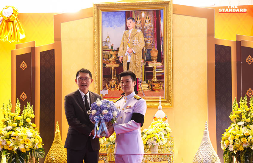 ณัฐพงษ์ เรืองปัญญาวุฒิ ผู้นำฝ่ายค้านในพิธีรับพระบรมราชโองการโปรดเกล้าฯ แต่งตั้ง 8