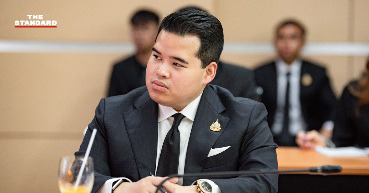 พีรวัส สมวงศ์ รองโฆษกพรรคกล้าธรรม แถลงข่าวกรณีโครงการแลนด์บริดจ์