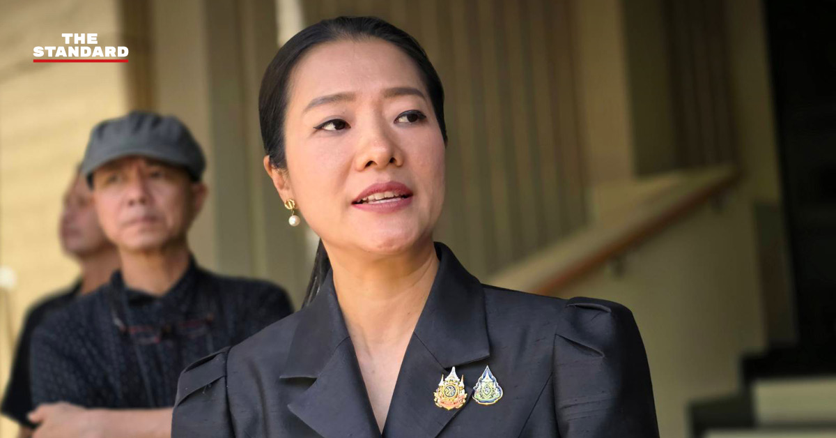 ธีรรัตน์ สำเร็จวาณิชย์ รองหัวหน้าพรรคเพื่อไทย แถลงข่าวเรื่องผู้สมัคร ส.ก.