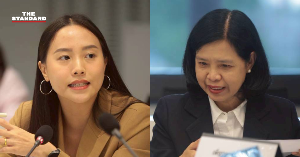 เพียงพนอ บุญกล่ำ และ รักชนก ศรีนอก ในการประชุมคณะรัฐมนตรีเงา พรรคประชาชน