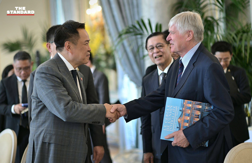 นายกรัฐมนตรีประชุมมอบนโยบายแก่เอกอัครราชทูตและกงสุลใหญ่ประจำภูมิภาคยุโรป 5