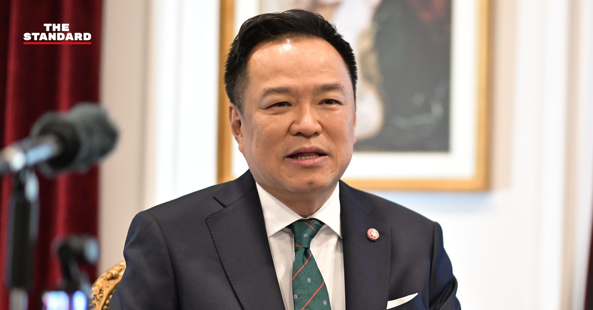 ภาพ นายกรัฐมนตรี อนุทิน ชาญวีรกูล ให้สัมภาษณ์