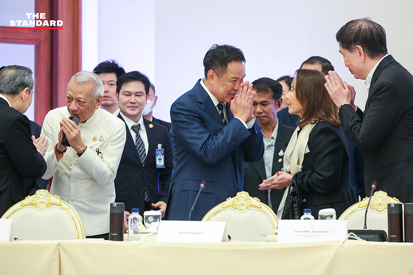 นายกรัฐมนตรีและคณะรัฐมนตรี ร่วมประชุมกับผู้บริหารระดับสูงจากภาคเอกชนและตัวแทนภาคธุรกิจ 16