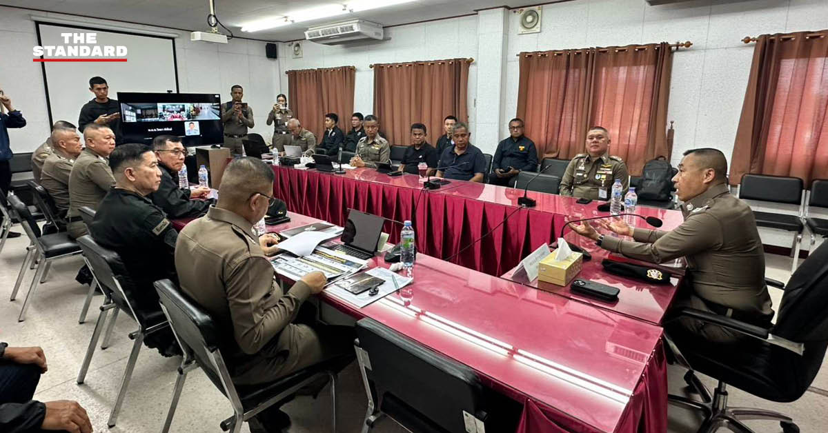 พล.ต.ท.ไตรรงค์ ผิวพรรณ รองจเรตำรวจแห่งชาติ ในฐานะโฆษกสำนักงานตำรวจแห่งชาติ แถลงข่าว