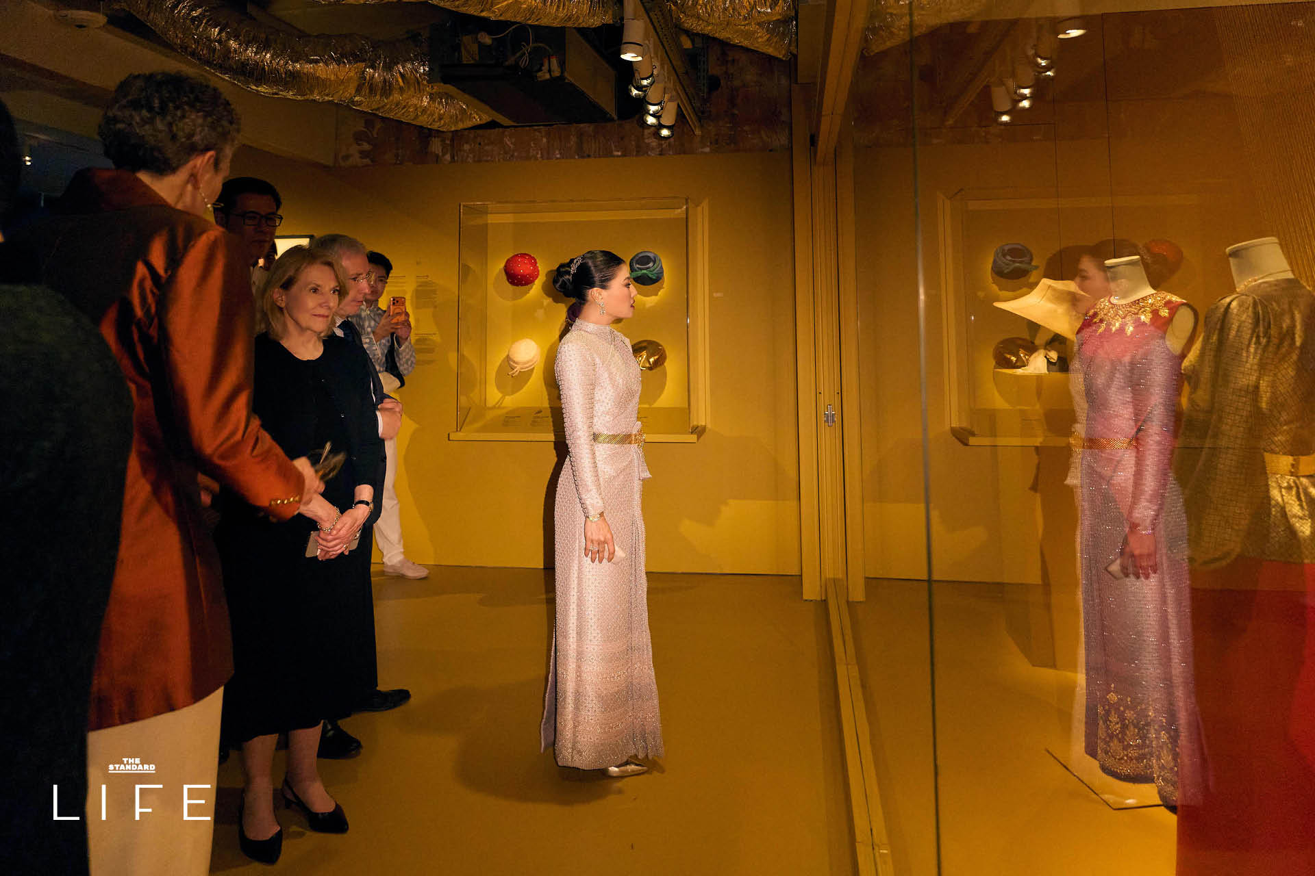 สมเด็จพระเจ้าลูกเธอ เจ้าฟ้าสิริวัณณวรี นารีรัตนราชกัญญา เสด็จทรงเปิดนิทรรศการ ‘La Mode en Majesté’ ที่กรุงปารีส 3
