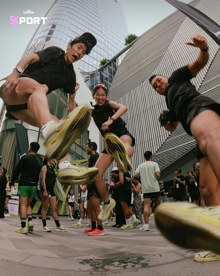 นักวิ่งกำลังทดสอบรองเท้า PUMA DEVIATE NITRO™ 4 ในกิจกรรม FAST LANE CHALLENGE 10