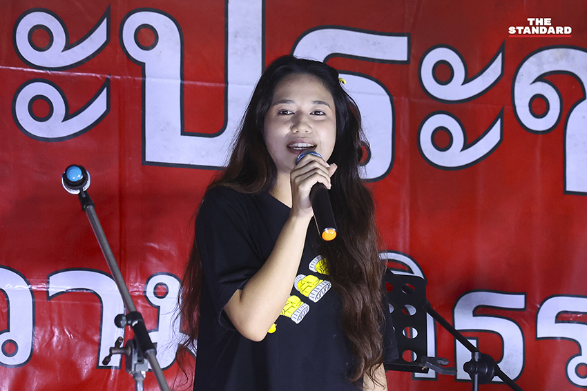 ผู้ร่วมกิจกรรมจุดเทียนรำลึกครบรอบ 16 ปี เหตุการณ์สลายการชุมนุมคนเสื้อแดง 6