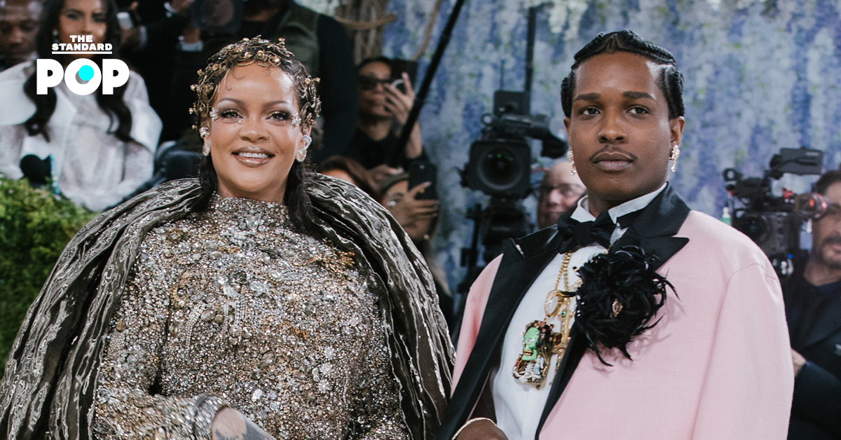 Rihanna และ A$AP Rocky ในชุด Maison Margiela และ CHANEL ที่งาน Met Gala 2026
