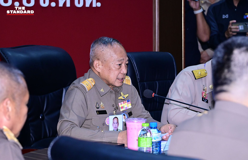 พล.อ.อ.สถิตย์พงษ์ สุขวิมล ราชเลขานุการในพระองค์ฯ และ อนุทิน ชาญวีรกูล นายกรัฐมนตรี พร้อมคณะ ลงพื้นที่ตรวจเยี่ยมโครงการพัฒนาจังหวัดเพชรบุรี 3