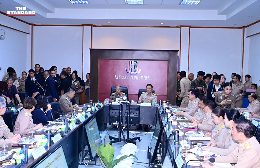 พล.อ.อ.สถิตย์พงษ์ สุขวิมล ราชเลขานุการในพระองค์ฯ และ อนุทิน ชาญวีรกูล นายกรัฐมนตรี พร้อมคณะ ลงพื้นที่ตรวจเยี่ยมโครงการพัฒนาจังหวัดเพชรบุรี 4