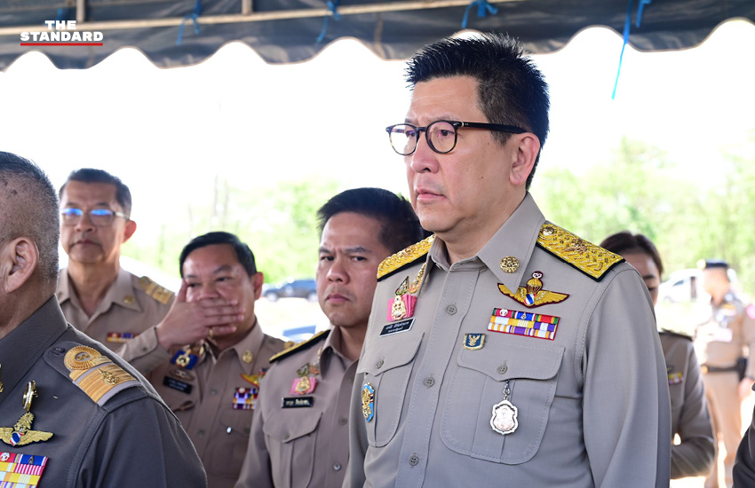 พล.อ.อ.สถิตย์พงษ์ สุขวิมล ราชเลขานุการในพระองค์ฯ และ อนุทิน ชาญวีรกูล นายกรัฐมนตรี พร้อมคณะ ลงพื้นที่ตรวจเยี่ยมโครงการพัฒนาจังหวัดเพชรบุรี 6