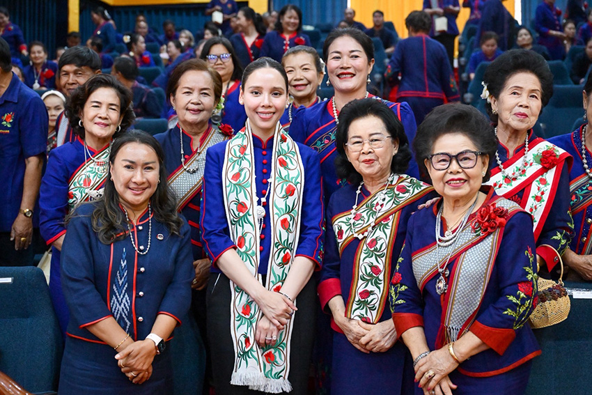 ซาบีดา ลงพื้นที่ นครพนม รับมอบโบราณวัตถุอายุ 3,000 ปี ที่พิพิธภัณฑ์บ้านกุดฉิม 7