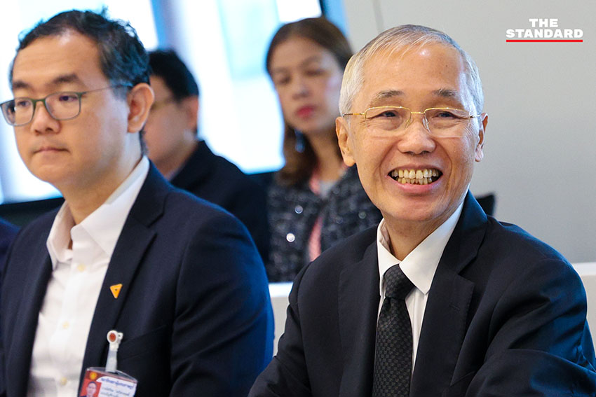 ภาพกลุ่มคณะรัฐมนตรีเงาของพรรคประชาชน นำโดย ณัฐพงษ์ เรืองปัญญาวุฒิ แถลงข่าวประเด็น พ.ร.ก. กู้เงิน และโครงการแลนด์บริดจ์ 6