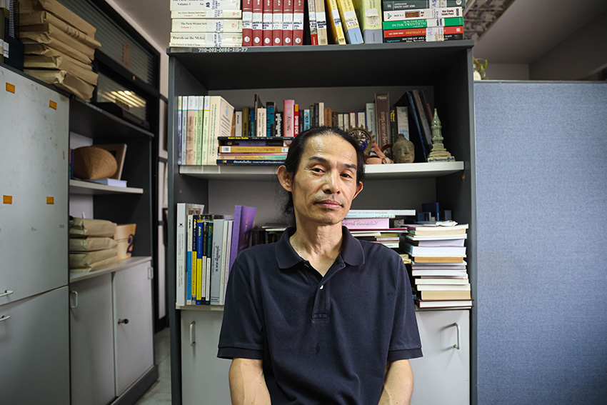 ภาพ ธิบดี บัวคำศรี ผู้เชี่ยวชาญประวัติศาสตร์กัมพูชาและเอเชียตะวันออกเฉียงใต้ 11