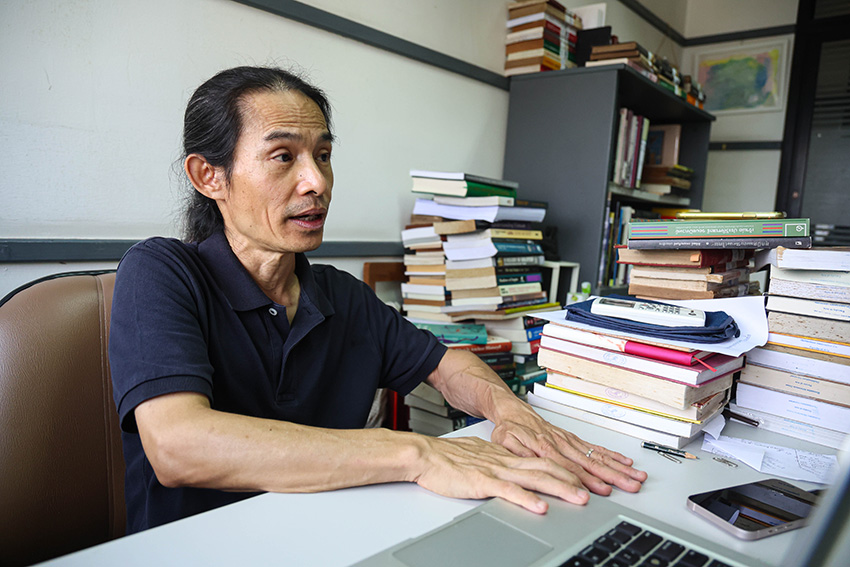 ภาพ ธิบดี บัวคำศรี ผู้เชี่ยวชาญประวัติศาสตร์กัมพูชาและเอเชียตะวันออกเฉียงใต้ 13