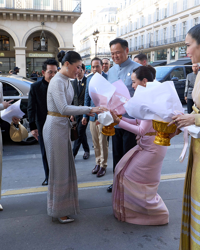 สมเด็จพระเจ้าลูกเธอ เจ้าฟ้าสิริวัณณวรี นารีรัตนราชกัญญา ทรงเปิดนิทรรศการ ‘La Mode en Majesté’ ที่กรุงปารีส 4