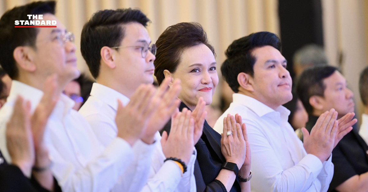 ศุภจี สุธรรมพันธุ์ รองนายกรัฐมนตรีและรัฐมนตรีว่าการกระทรวงพาณิชย์ ให้สัมภาษณ์ที่ทำเนียบรัฐบาล