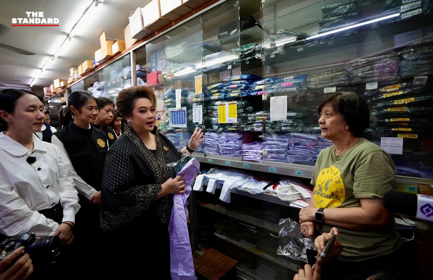รัฐมนตรี ศุภมาส อิศรภักดี ตรวจสอบร้านค้าชุดนักเรียนที่ย่านบางลำพู 2