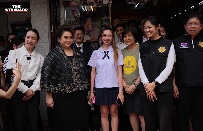 รัฐมนตรี ศุภมาส อิศรภักดี ตรวจสอบร้านค้าชุดนักเรียนที่ย่านบางลำพู 5