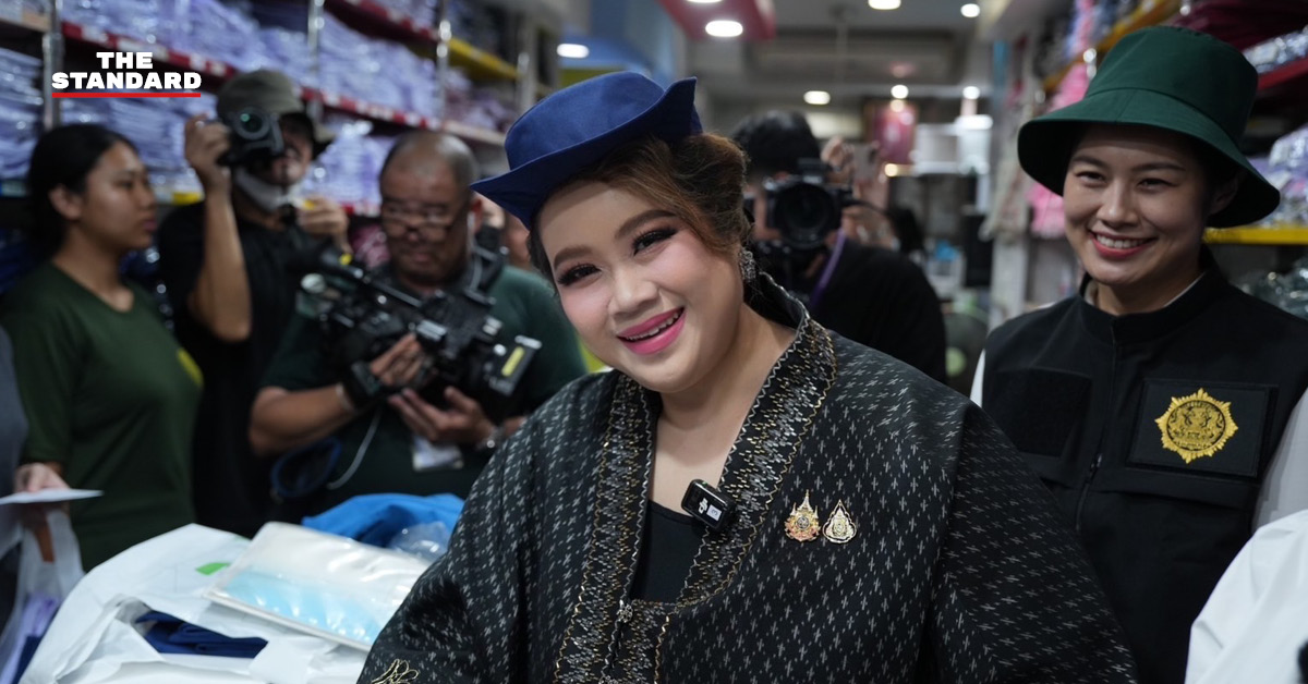 รัฐมนตรี ศุภมาส อิศรภักดี ตรวจสอบร้านค้าชุดนักเรียนที่ย่านบางลำพู