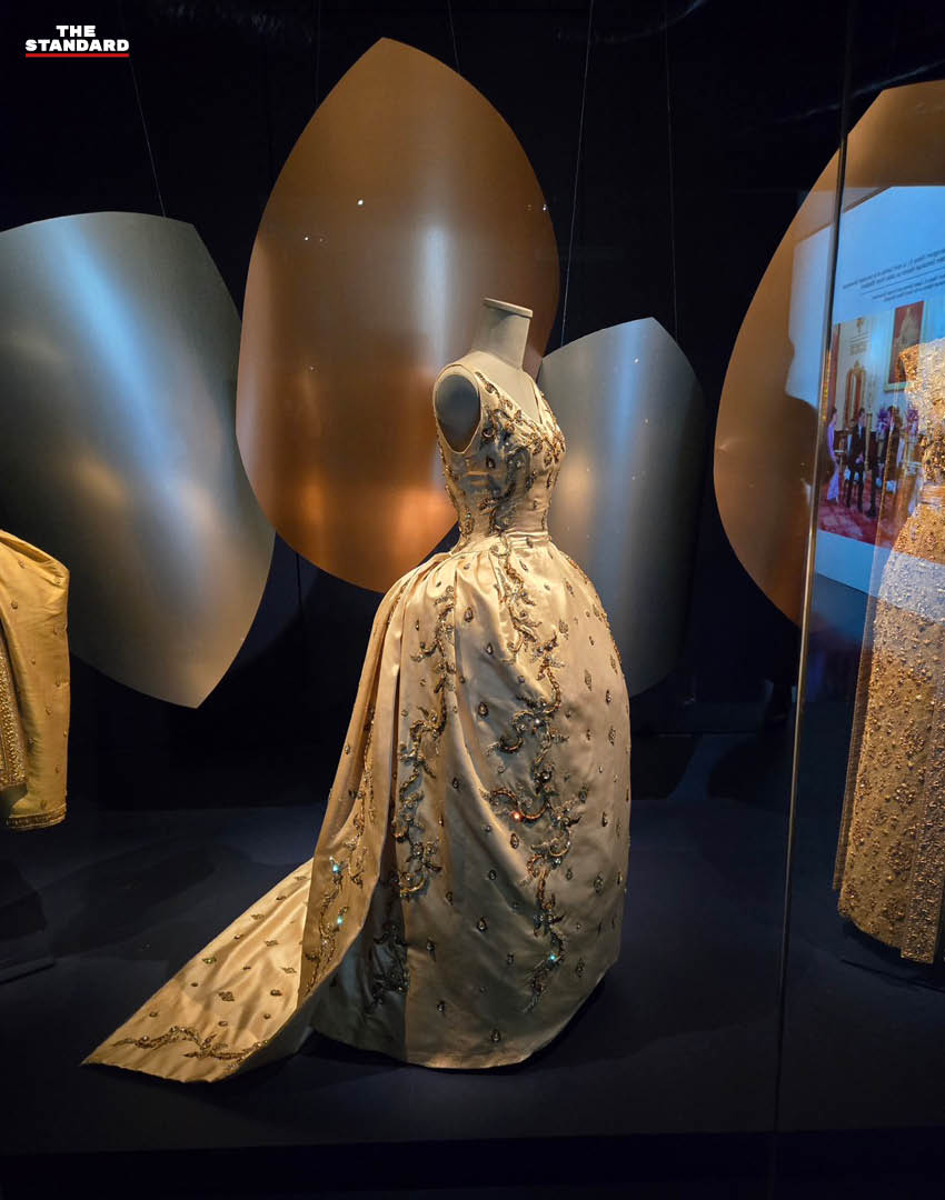 ภาพสมเด็จพระเจ้าลูกเธอ เจ้าฟ้าสิริวัณณวรี นารีรัตนราชกัญญา ทรงเปิดนิทรรศการ La Mode en Majesté ณ กรุงปารีส 8