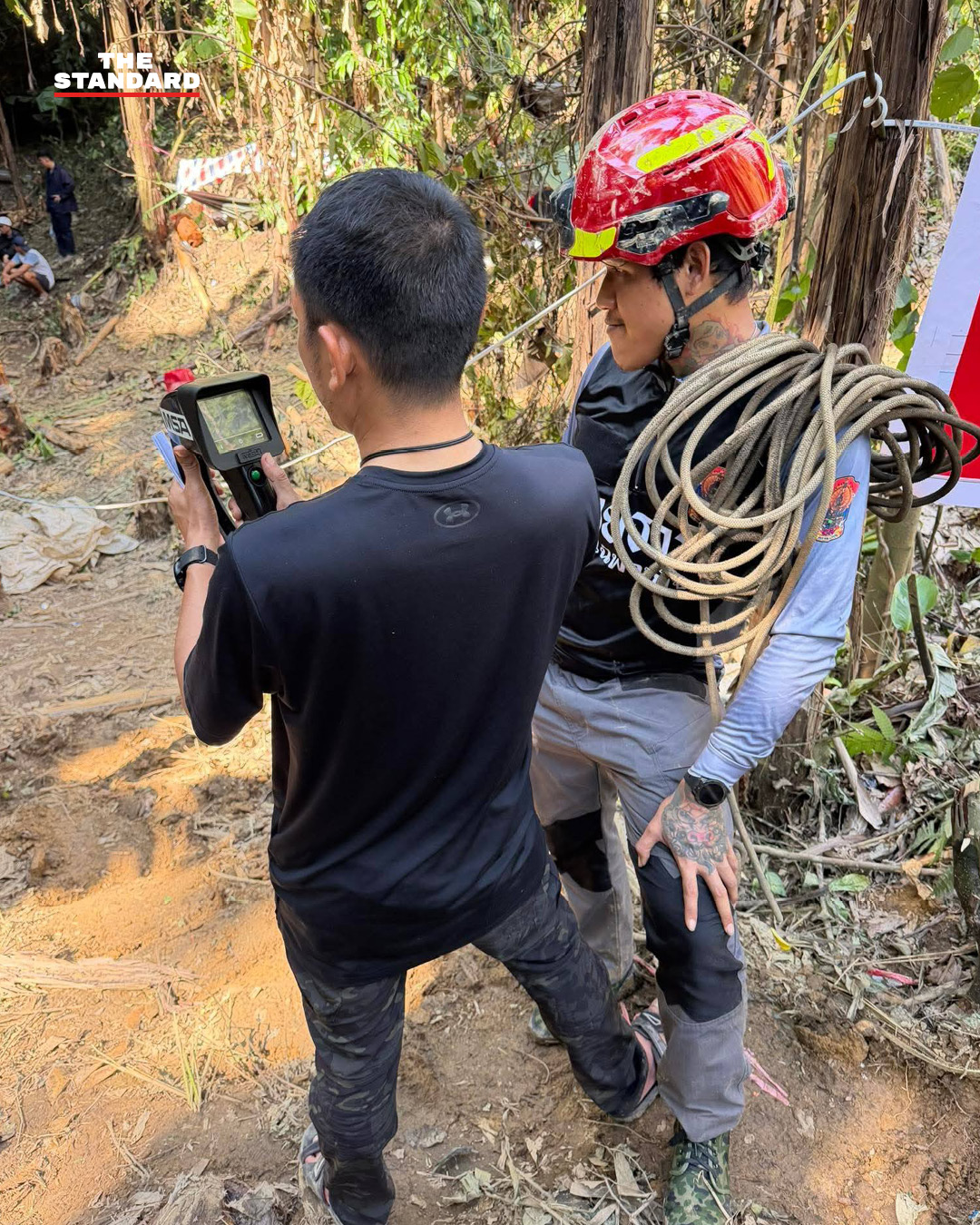 ทีมกู้ภัยไทยและต่างชาติกำลังปฏิบัติภารกิจช่วยเหลือผู้ประสบภัยในถ้ำเหมือง สปป.ลาว 9