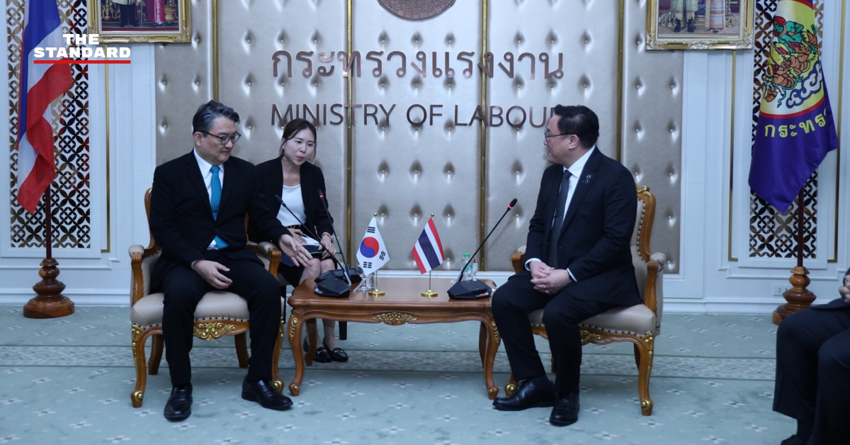 จุลพันธ์ อมรวิวัฒน์ รัฐมนตรีว่าการกระทรวงแรงงาน ให้สัมภาษณ์