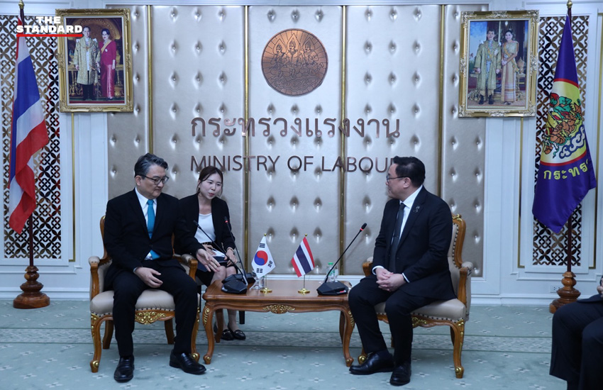 จุลพันธ์ อมรวิวัฒน์ รัฐมนตรีว่าการกระทรวงแรงงาน ให้สัมภาษณ์ 1
