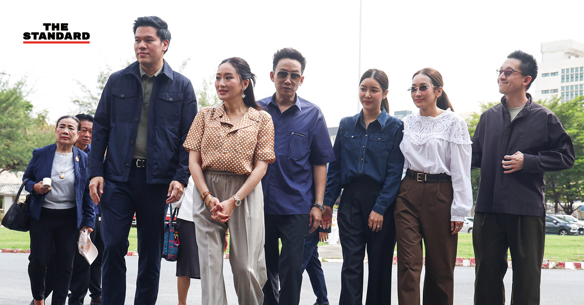 ครอบครัวชินวัตร เข้าเยี่ยม ทักษิณ ชินวัตร ครั้งสุดท้ายที่เรือนจำคลองเปรม ก่อนได้รับการพักโทษ โดยมี แพทองธาร ชินวัตร ให้สัมภาษณ์สื่อ