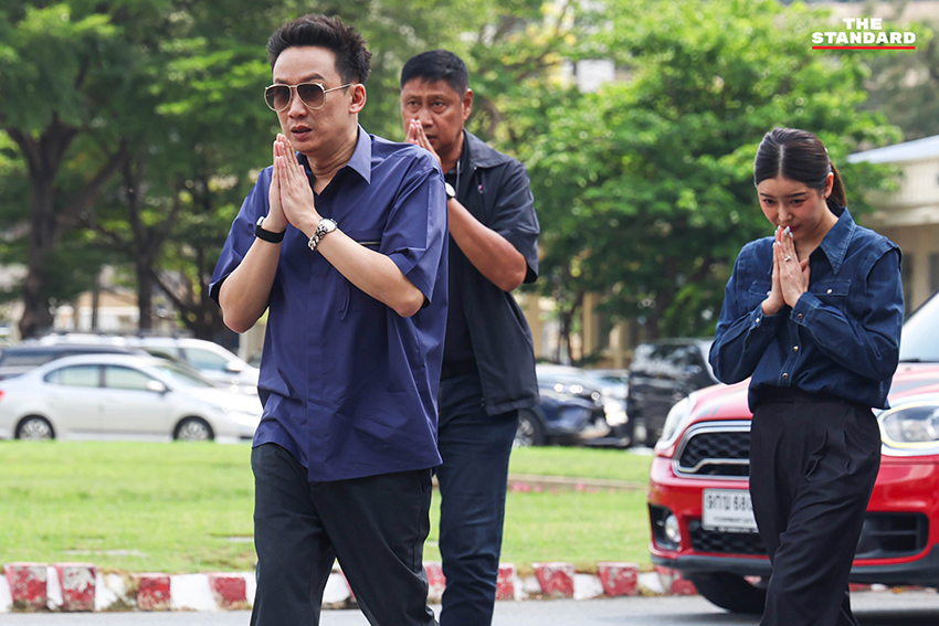 ครอบครัวชินวัตร เข้าเยี่ยม ทักษิณ ชินวัตร ครั้งสุดท้ายที่เรือนจำคลองเปรม ก่อนได้รับการพักโทษ โดยมี แพทองธาร ชินวัตร ให้สัมภาษณ์สื่อ 6