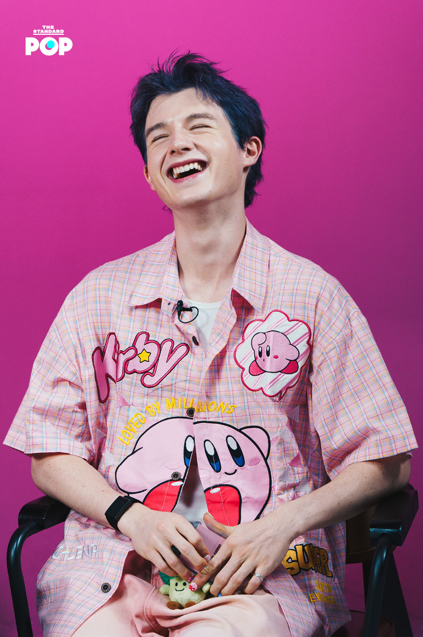 ภาพสมาชิกวง GELBOYS ทั้งสี่คนยิ้มแย้มในรายการ THE INTERVIEW 11