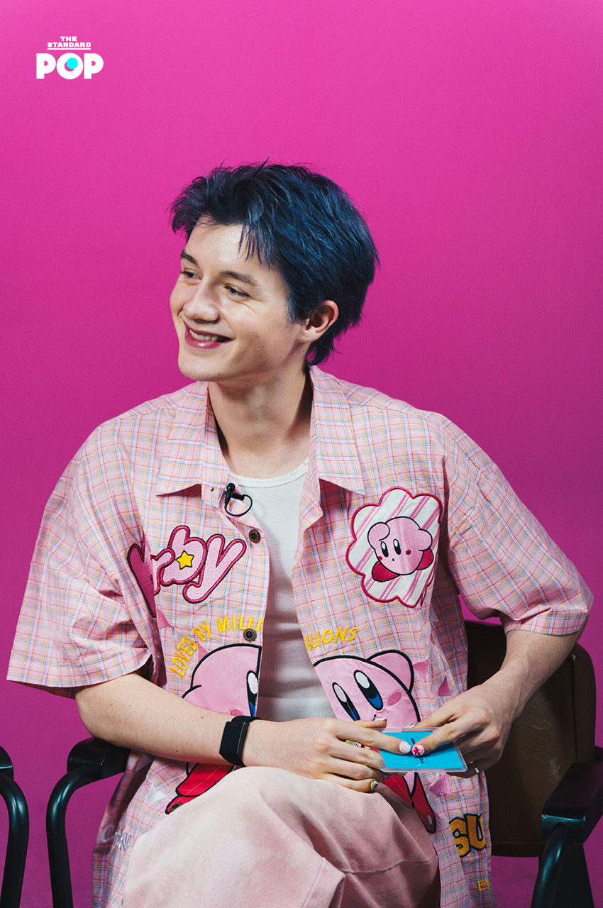 ภาพสมาชิกวง GELBOYS ทั้งสี่คนยิ้มแย้มในรายการ THE INTERVIEW 12