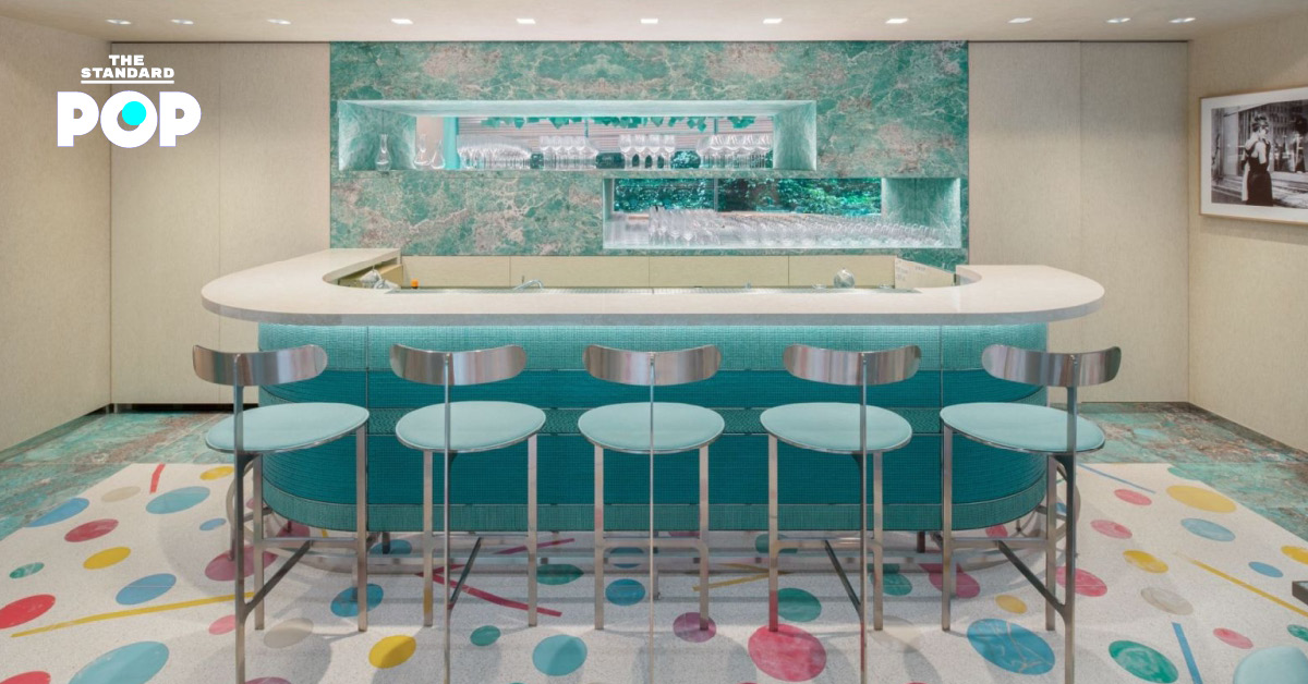 ภาพบรรยากาศภายใน Blue Box Café ของ Tiffany & Co. ที่ฮ่องกง