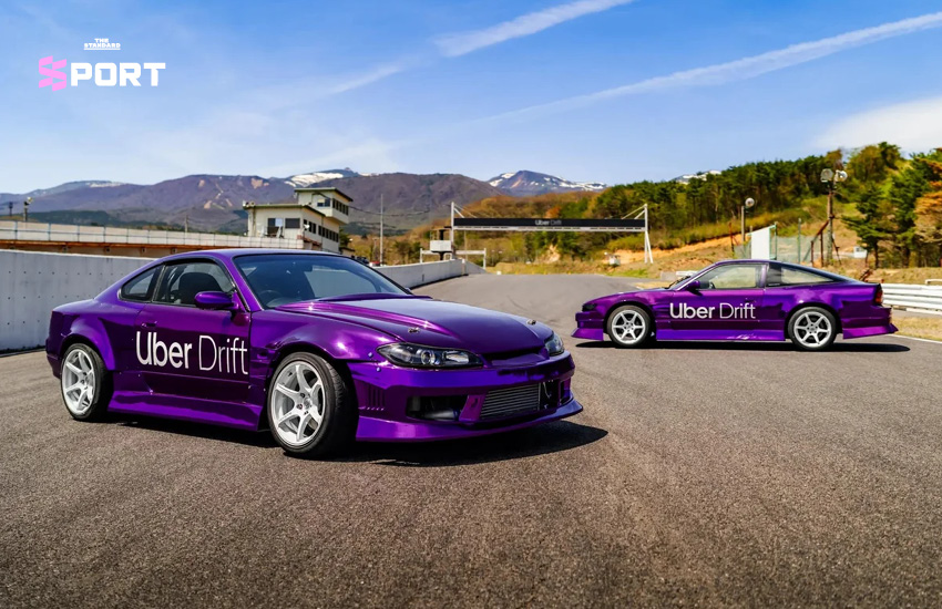 ภาพรถ JDM กำลังดริฟต์ในสนามแข่งที่ญี่ปุ่น ซึ่งเป็นบริการใหม่ของ Uber Drift 4