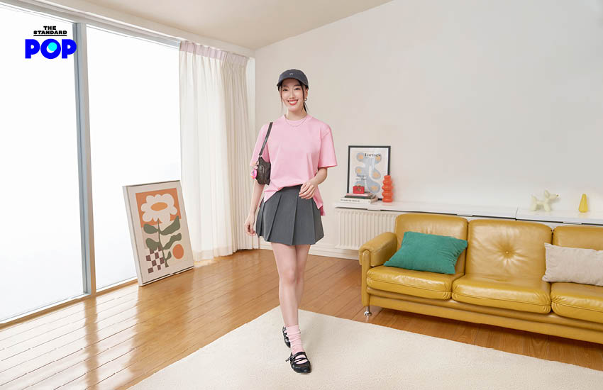 ภาพเสื้อยืด UNIQLO ที่ช่วยเสริมสร้างความมั่นใจและสไตล์ในการใช้ชีวิตประจำวัน 2