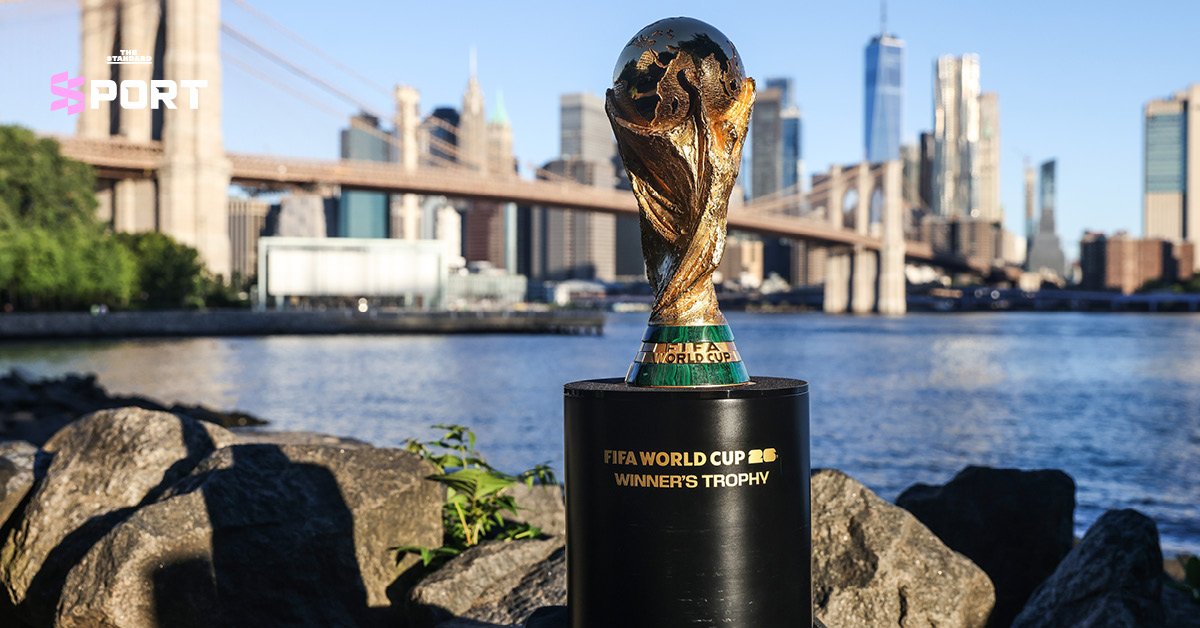 ภาพกราฟิกโลโก้ FIFA และฟุตบอลโลก 2026 พร้อมข้อความเกี่ยวกับการสอบสวนการขายตั๋ว