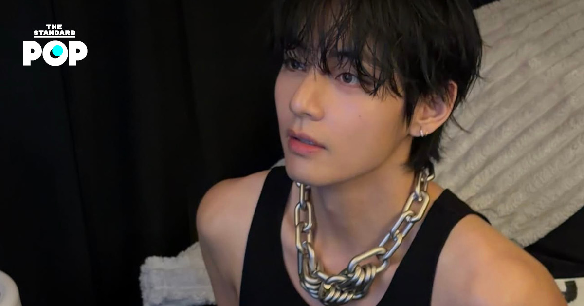 ภาพ V วง BTS ศิลปินเจ้าของเพลง Christmas Tree